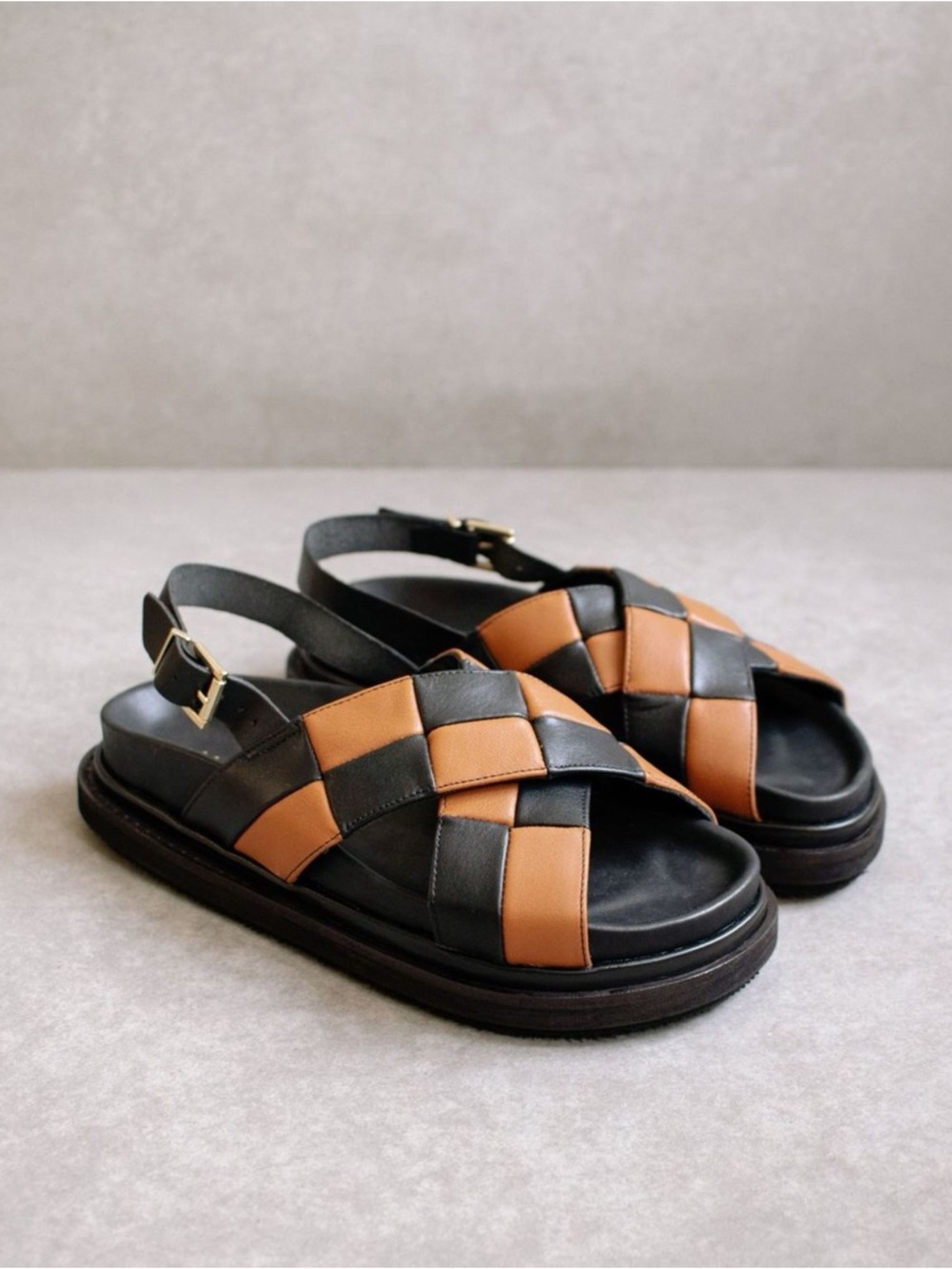ALOHAS marshmallow scacchi leather sandals